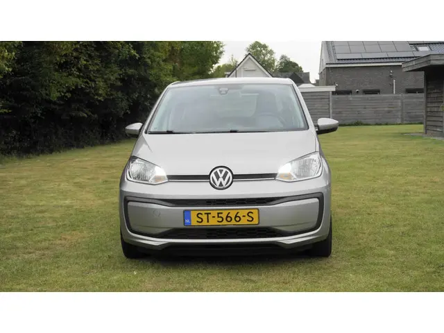 Volkswagen up! 1.0 BMT move up! 5 drs Airco 2018 Benzine 6