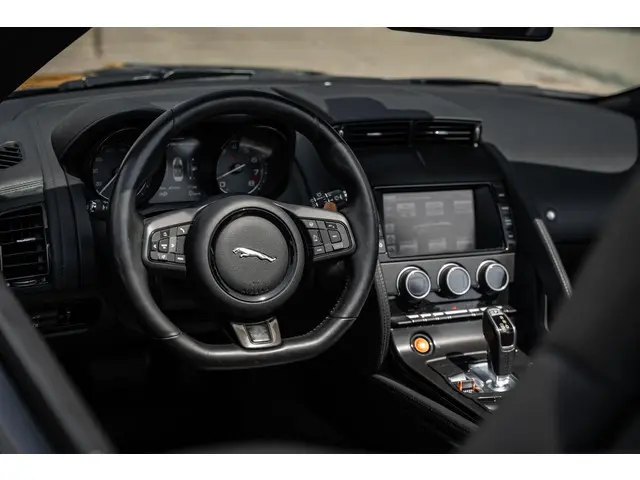 Jaguar F-Type 3.0 V6 S Convertible 2013 Benzine 37