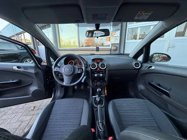 Opel Corsa 1.2-16V Berlin 2014 Benzine 15