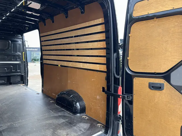 Volkswagen Crafter 35 2.0 TDI L4 H3 2021 Diesel 39