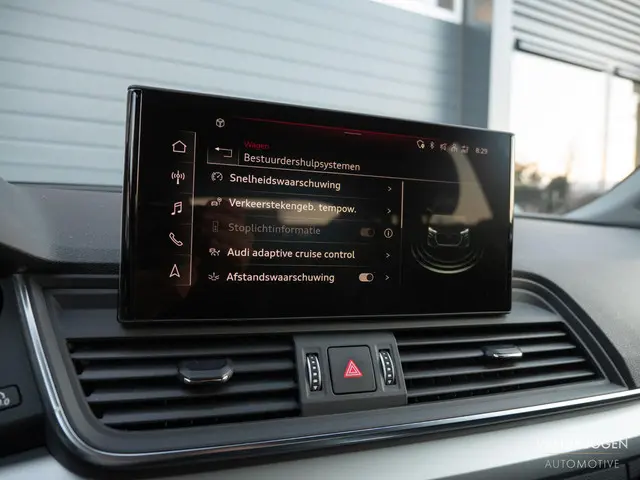 Audi Q5 50 TFSI e S-Line 2022 Hybride Benzine 36