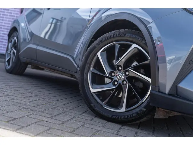 Toyota C-HR 2.0 Hybrid Bi-Tone 2020 Hybride Benzine 9