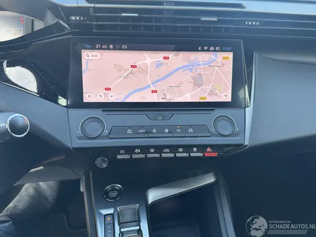 Peugeot 308 1.2 PT Act. Pack Bns 2022 Benzine 13