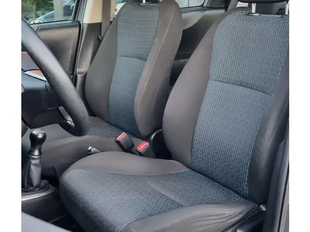 Toyota Yaris 1.0 VVT-i Aspiration 2012 Benzine 15