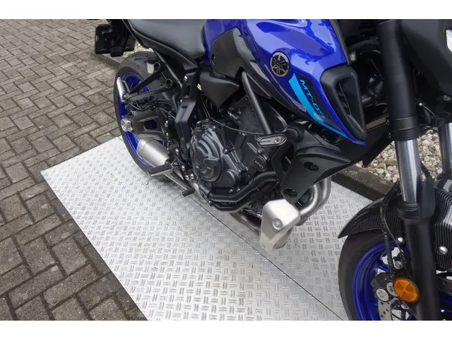 Yamaha MT 07 ABS 2021 Benzine 8