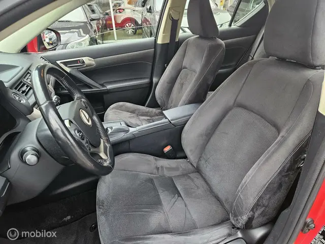 Lexus CT 200h HYBRID 2016 Hybride Benzine 11