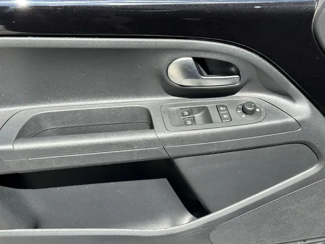 SEAT Mii 1.0 MPI 60pk FR 2019 Benzine 8