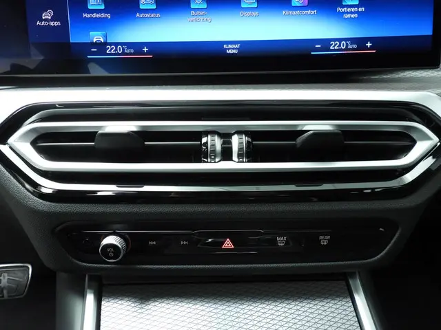 BMW 3 Serie Touring 330e xDrive 2024 Hybride Benzine 21