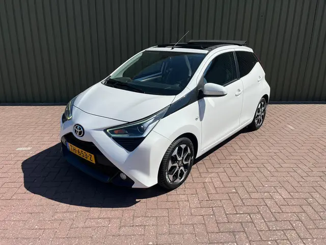 Toyota Aygo 1.0 VVT-i x-first 2018 Benzine 4