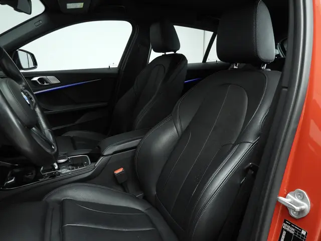 BMW 1 Serie 5-deurs 118i 2021 Benzine 7