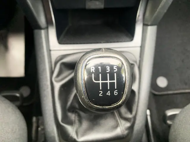 Škoda Yeti Outdoor 1.2 TSI Elegance 2014 Benzine 25
