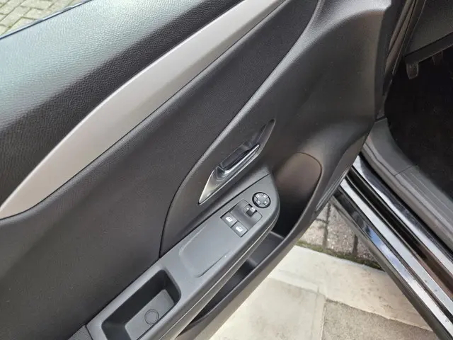 Opel Corsa 1.2 Edition bj 2021 2021 Benzine 12