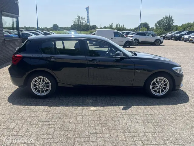 BMW 1 Serie 118i Corporate Lease Executive 2017 Benzine 6