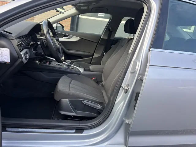 Audi A4 Limousine 1.4 TFSI Pro Line 2016 Benzine 16