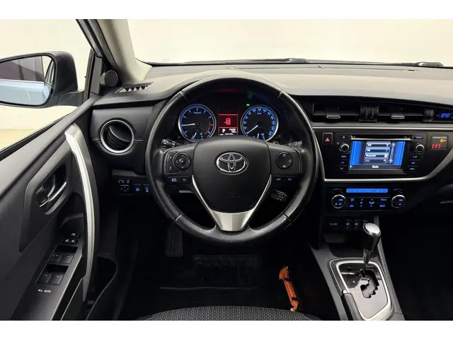 Toyota Auris 1.6 Dynamic 2014 Benzine 24