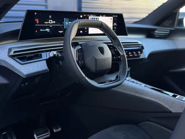 Peugeot e-3008 GT Avantage 210 73 kWh 2025 Elektrisch 35