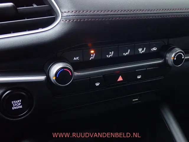 Mazda 3 2.0 e-SkyActiv-G M Hybrid 2021 Hybride Benzine 12