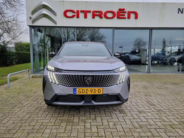 Peugeot 3008 1.2 Hybrid 136 GT 2024 Hybride Benzine 2