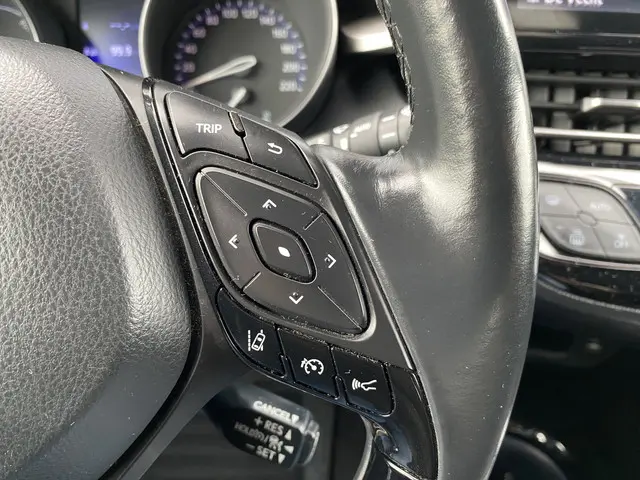 Toyota C-HR 1.8 Hybrid Executive 2018 Hybride Benzine 20