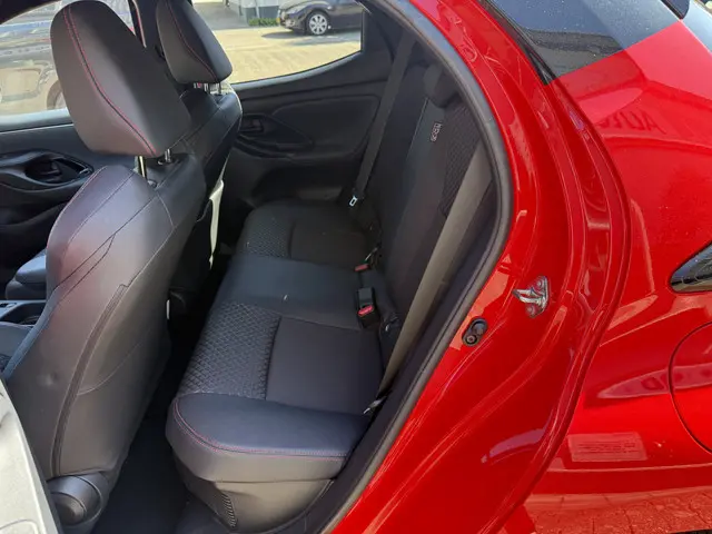 Toyota Yaris 1.5 Hybrid Executive 2021 Hybride Benzine 9