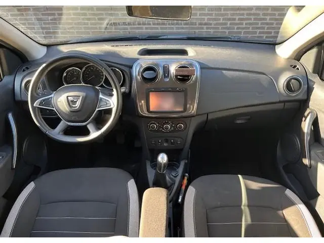 Dacia Sandero Stepway 0.9 TCe SL 2017 Benzine 7
