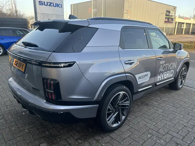 KGM Actyon Hybrid PLATINUM + 2026 Benzine 6