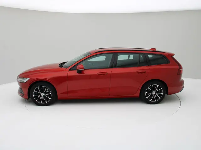Volvo V60 2.0 B3 Momentum Advantage 2021 Hybride Benzine 2