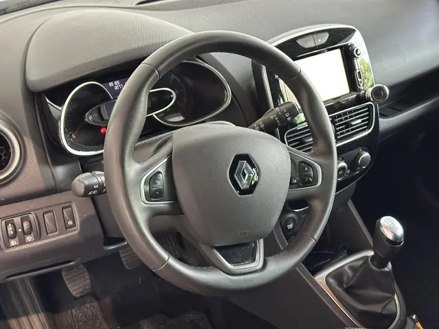 Renault Clio 0.9 TCe Limited 2018 Benzine 24