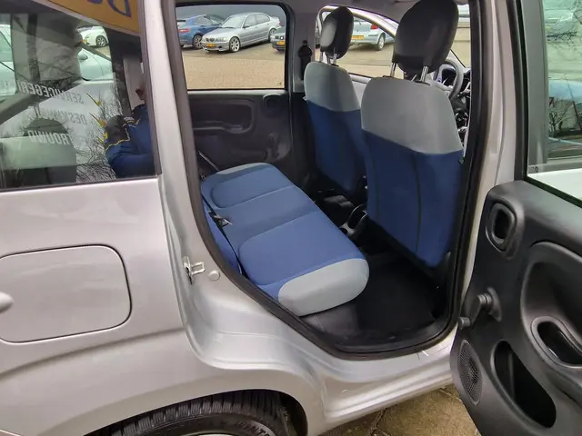 Fiat Panda 0.9 TwinAir Lounge 2016 Benzine 23
