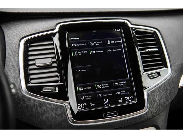 Volvo XC90 2.0 D4 90th Anniversary Edition 2018 Diesel 19