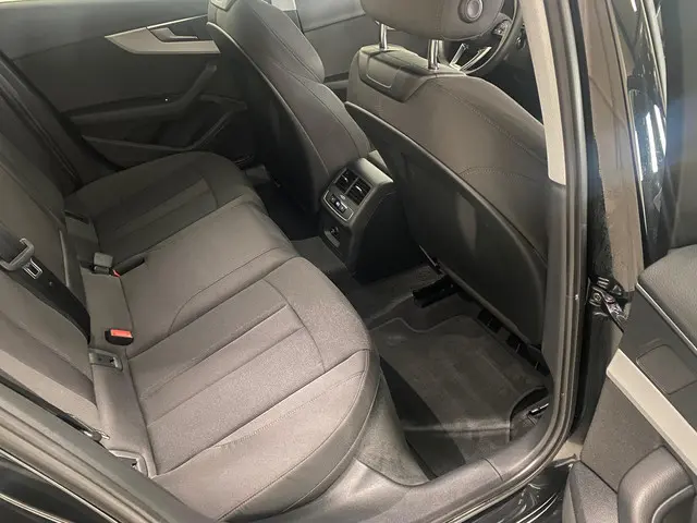 Audi A4 Avant 40 TFSI S edition 2023 Hybride Benzine 21