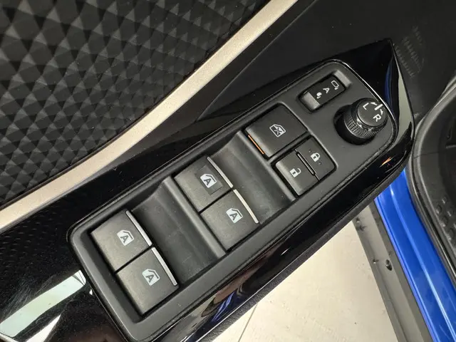 Toyota C-HR 1.8 Hybrid Bi-Tone 2018 Hybride Benzine 15