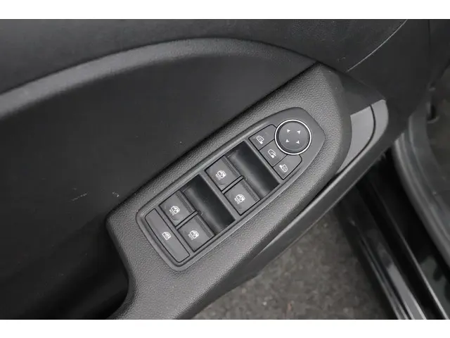 Renault Clio 1.0 TCe 90 GPF evolution 2023 Benzine 34