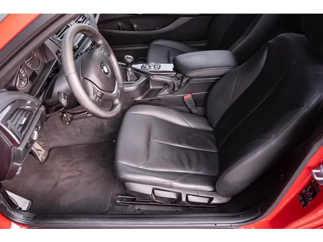 BMW 1 Serie 114i EDE Business+ 2013 Benzine 29