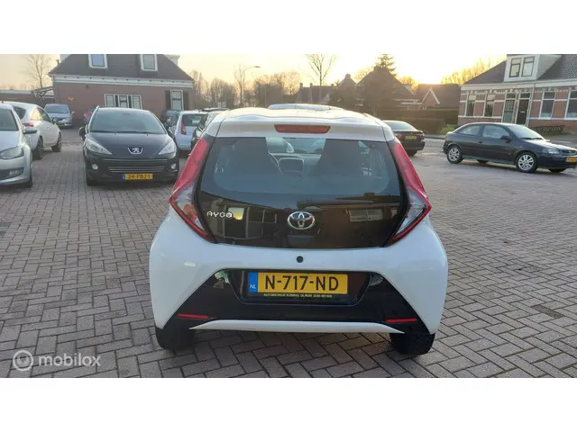 Toyota Aygo 1.0 VVT-i X Play 2022 Benzine 4