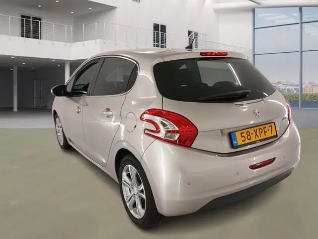 Peugeot 208 1.6 VTi Allure 2012 Benzine 4