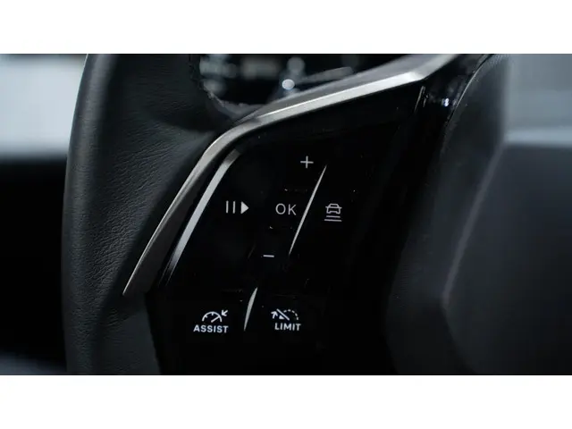 Peugeot 5008 1.2 PureTech Allure 2024 Benzine 27