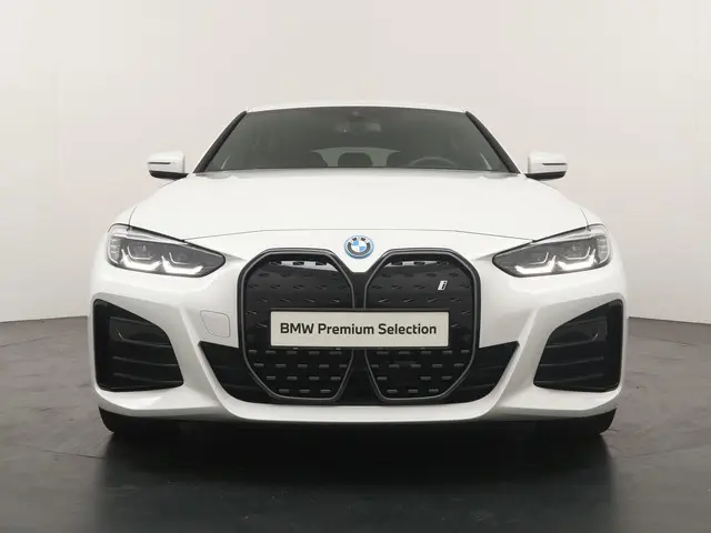 BMW i4 2