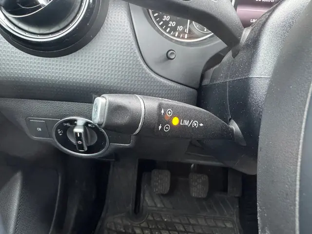 Mercedes-Benz A-Klasse 180 4U3 2014 Benzine 8