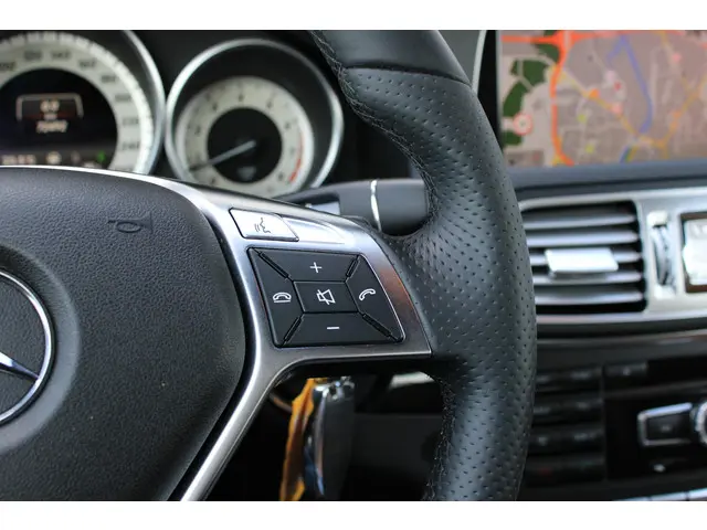 Mercedes-Benz E-Klasse Cabrio 400 AMG 2014 Benzine 36