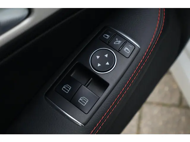 Mercedes-Benz SLK 200 2015 Benzine 38