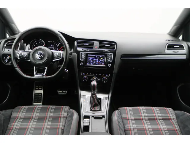 Volkswagen Golf 2