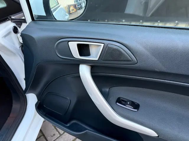 Ford Fiesta 1.25 Titanium 2013 Benzine 21