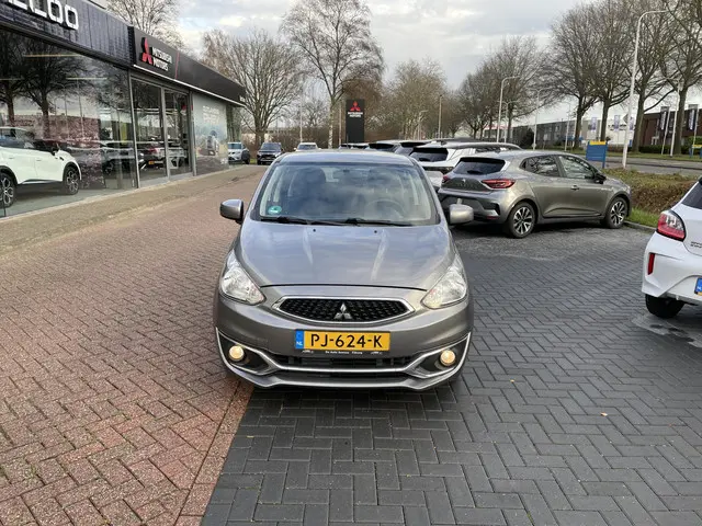 Mitsubishi Space Star 1.0 Cool+ 2017 Benzine 9