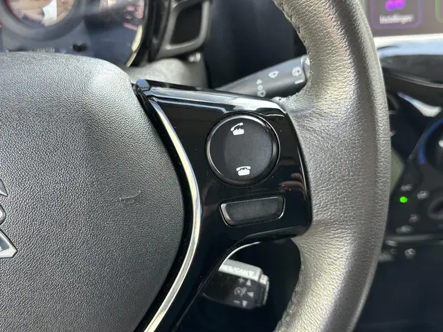 Peugeot 108 1.2 VTi Allure 2014 Benzine 24