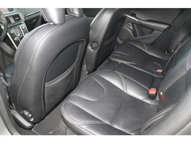 Volvo V40 2.0 T4 R-Design|Heico|Automaat| 2017 Benzine 15