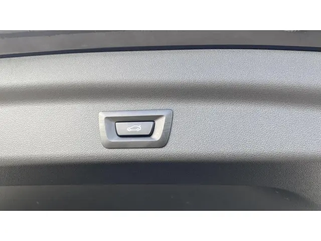 BMW X1 sDrive18i 2023 Benzine 7