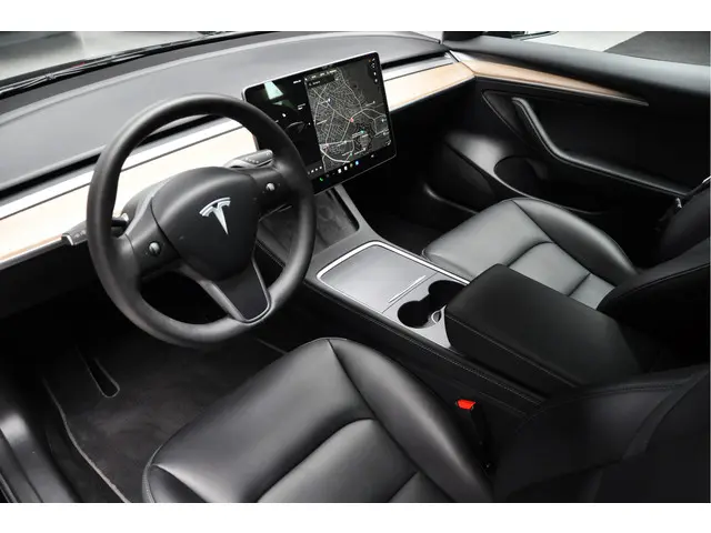 Tesla Model 3 RWD 2023 Elektrisch 9
