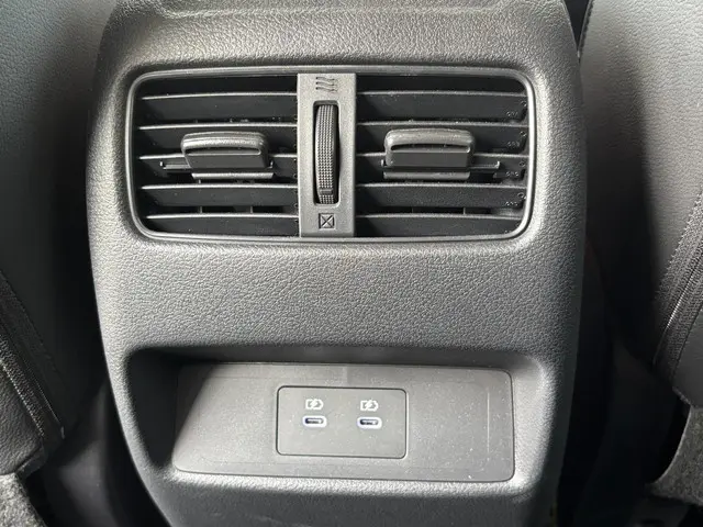 Nissan QASHQAI MHEV 140 MT N-Connecta 2025 Benzine 36