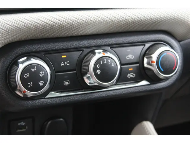 Nissan Micra 0.9 IG-T Visia+ 2017 Benzine 14